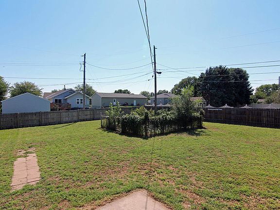 3rd image of 903 E 14th St