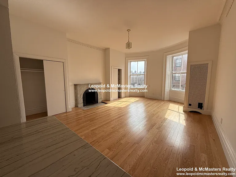 24 Mt. Vernon St apartment — Photo 12