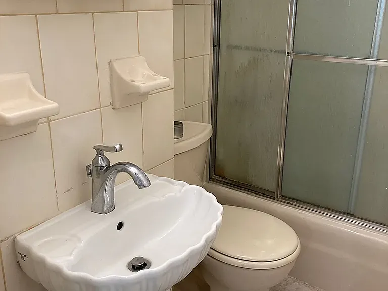 41 W 69th St #7 — Photo 8
