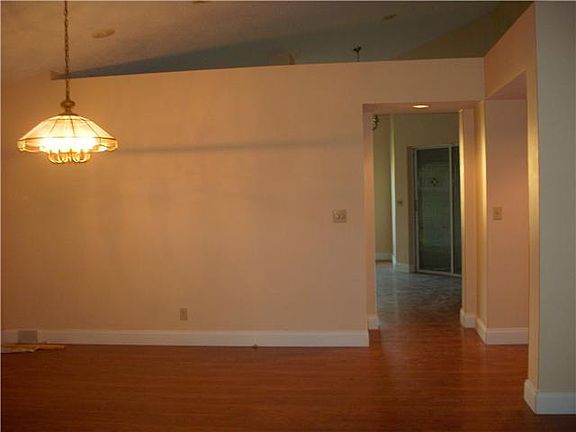 Home For Sale In Sweetwater