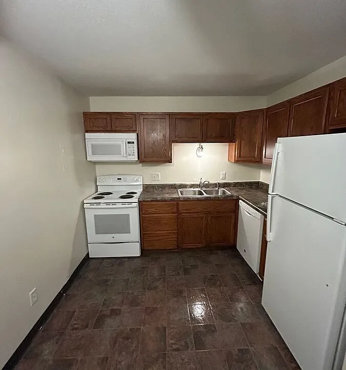 3807 University Ave #2