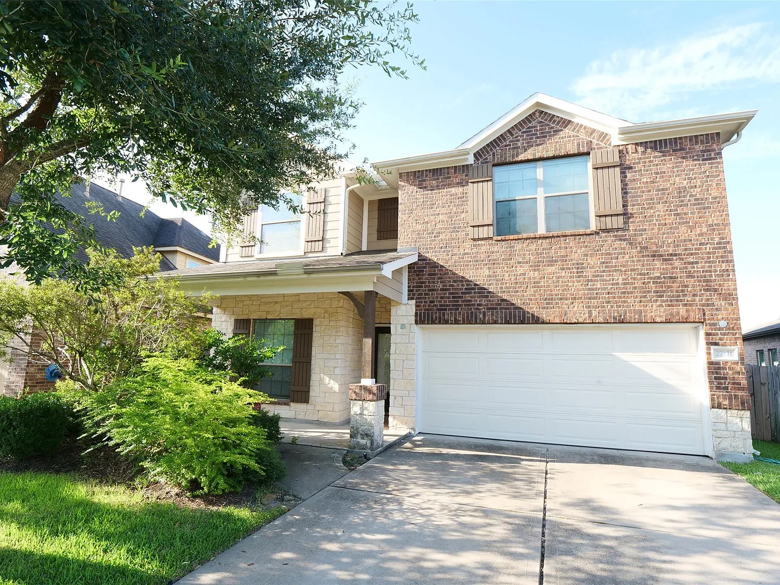 5 bed, 3.5 bath, 2919 sqft, $2,700 — Photo 2