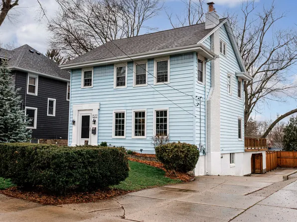 1577 Lyon St NE, Grand Rapids, MI 49503