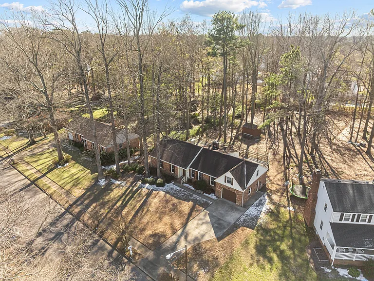 828 Jo Anne Cir — Photo 38