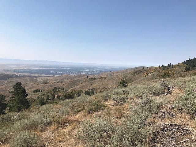 <p>View from Lot 6 5,500 foot summit to Boise and southwest toward western part of Treasure Valley and into Oregon.</p>