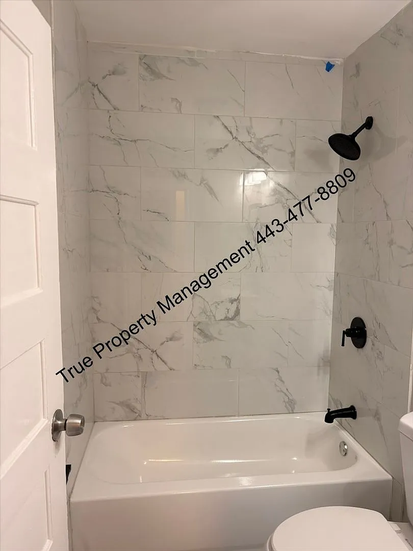Spacious 3-Bedroom Baltimore Rowhome with In-Unit Laundry $1,500/Month! — Photo 2