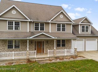 25 Old Gravity Rd, Carbondale, PA 18407