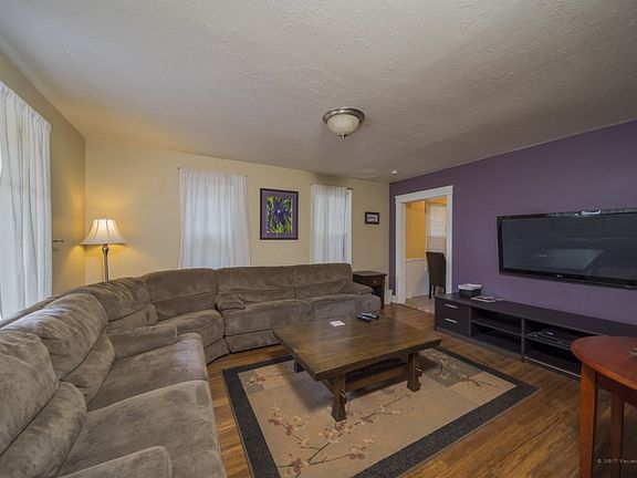 2nd image of 107 21st Ave E Unit D
