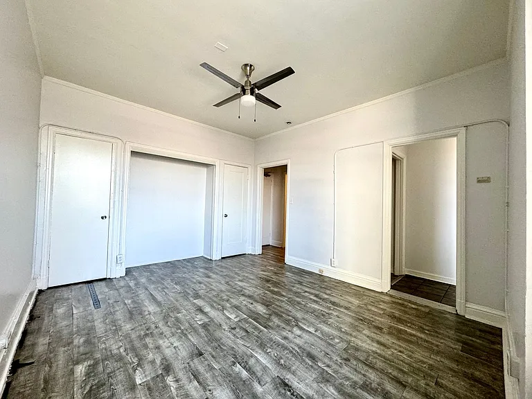 St. Charles Studio Apartments — Photo 3