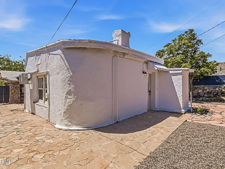 2911 Grant Ave — Photo 36
