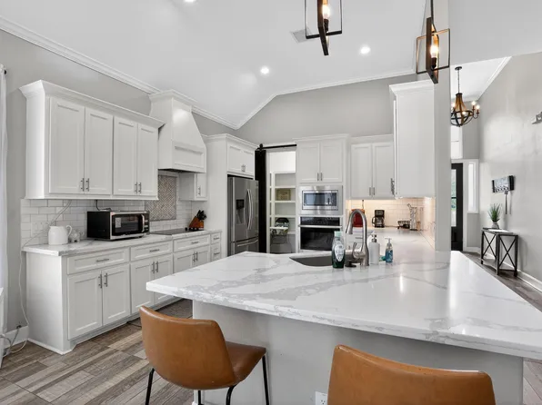 13302 Enchanted Way Dr, Montgomery, TX 77356