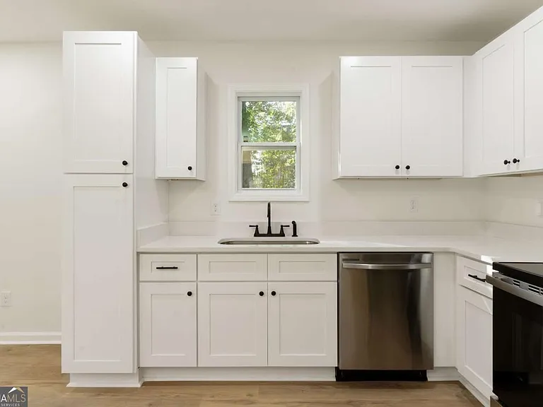 1015 Sims St SW — Photo 17