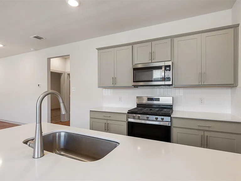 336 Fairfax Ave — Photo 11