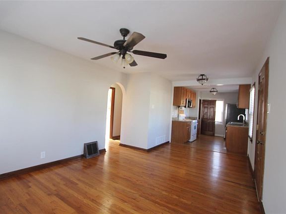 3rd image of 10322 Eaglewood Ave