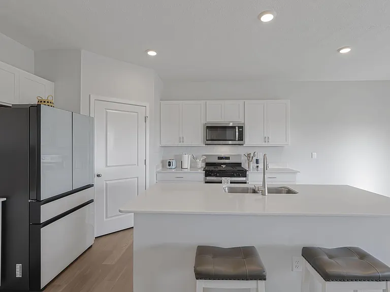 758 Leslie Dr — Photo 13