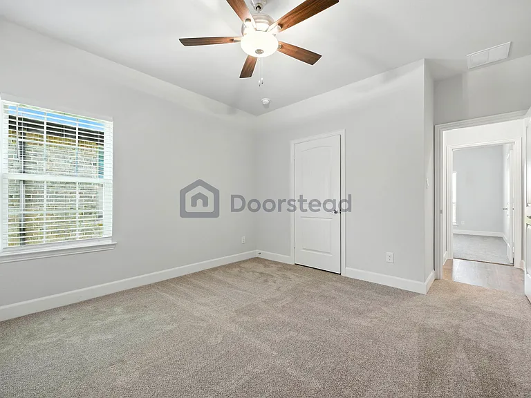 652 Parkside Dr — Photo 9