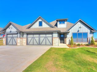 9933 NW 98th St, Yukon, OK 73099