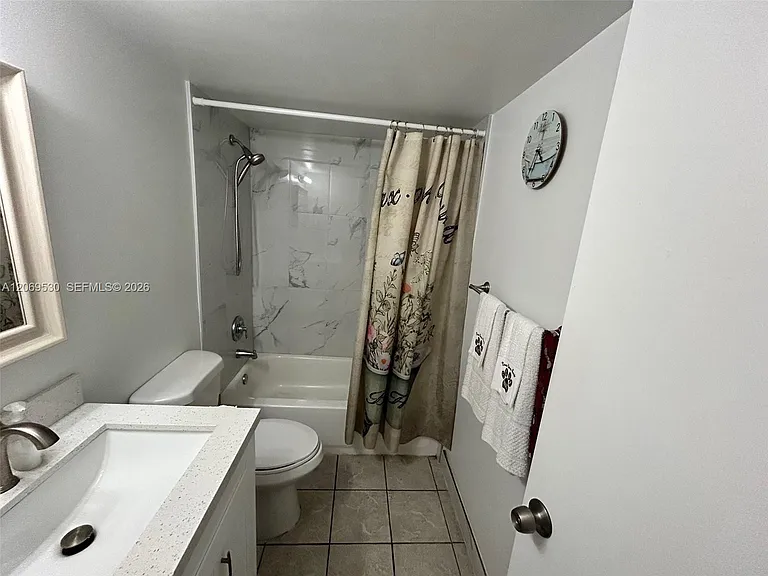 815 SW 30th St #J — Photo 17