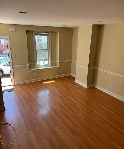 112 Hermit St — Photo 3