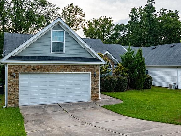 5th image of 880 Tyler Woods Dr