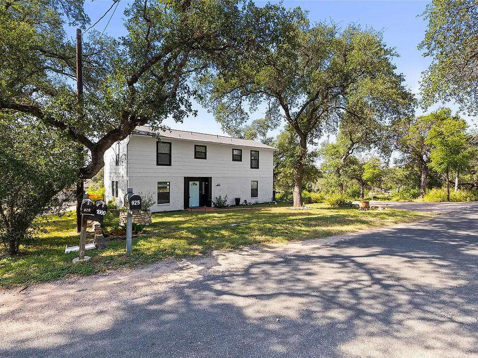925 Windy Shores Loop