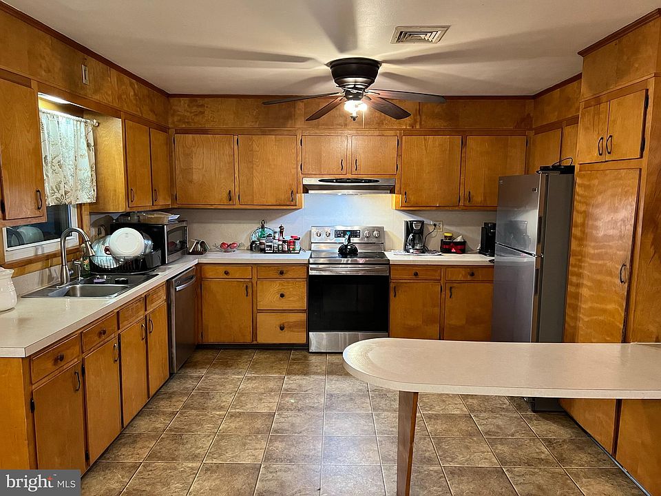 511 Cedar Ave, Hershey, PA 17033 Zillow