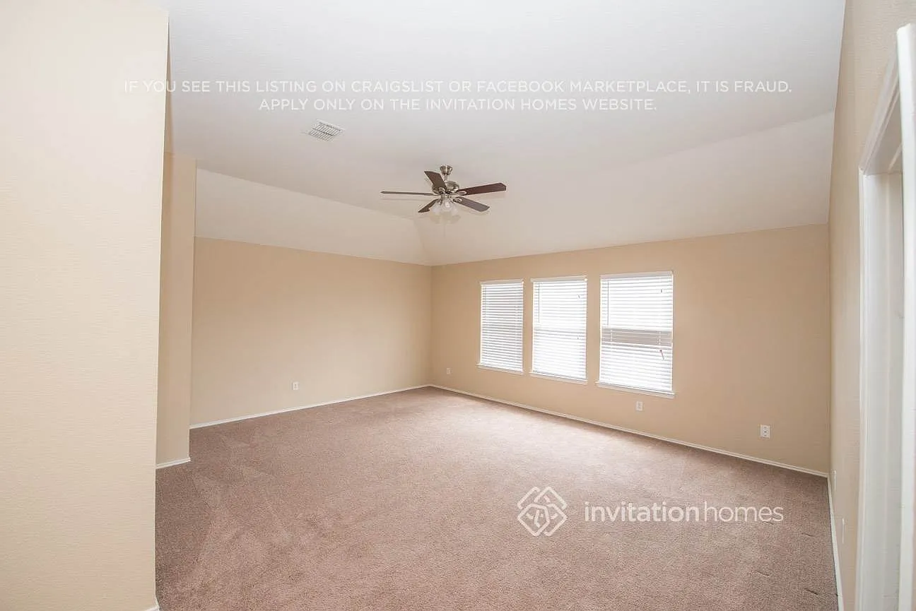 7704 Cresswell Dr Arlington, TX 76001 — Photo 2
