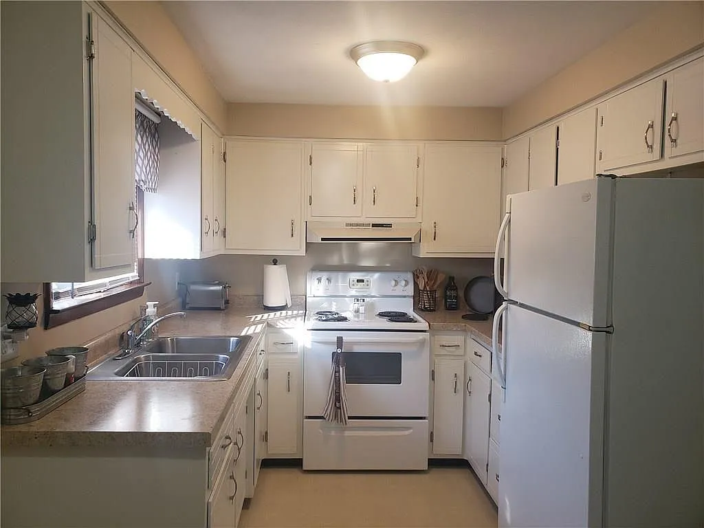 2414 N 200 E photo 1