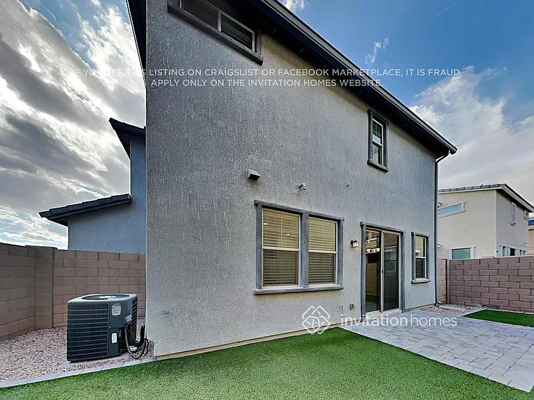 239 N Sandal — Photo 18