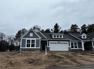 17385 Baltrusol Dr, Spring Lake, MI 49456