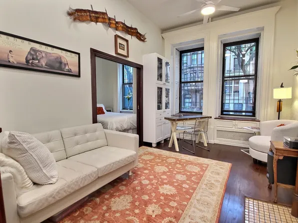 18 West 87th Street image 1 of 14