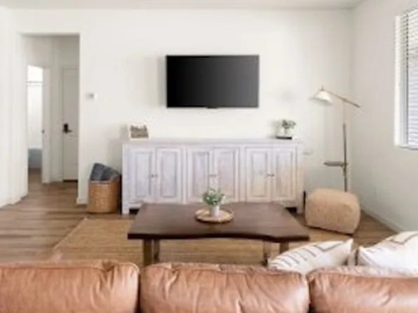 2437 E Alta Vista Rd, Phoenix, AZ 85042