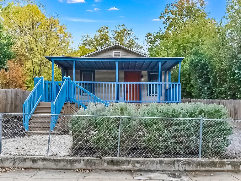 114 Teresa — Photo 1
