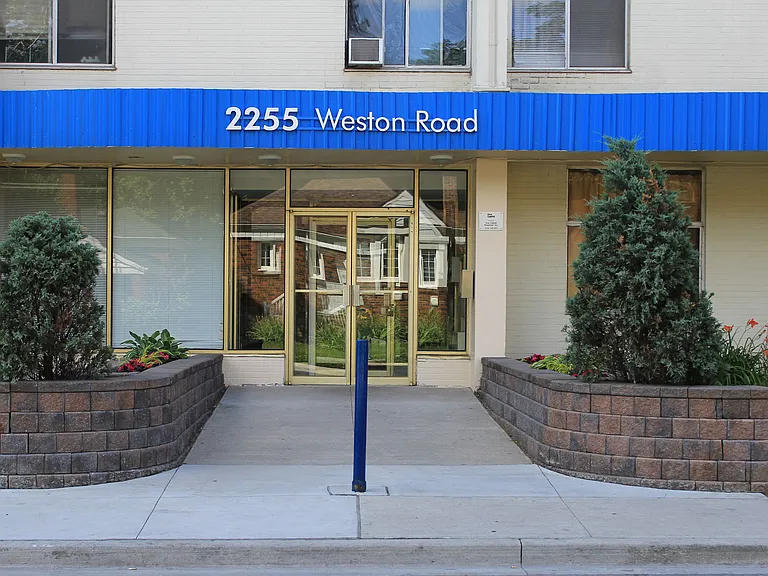 2255 Weston Rd — Photo 24