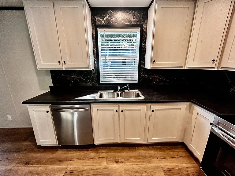 Hickory Knoll — Photo 51