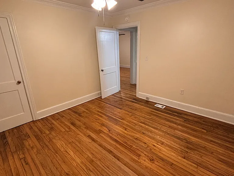 1601 E North St #B — Photo 7