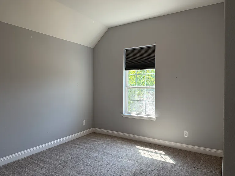 2417 Kingsgate Dr — Photo 30