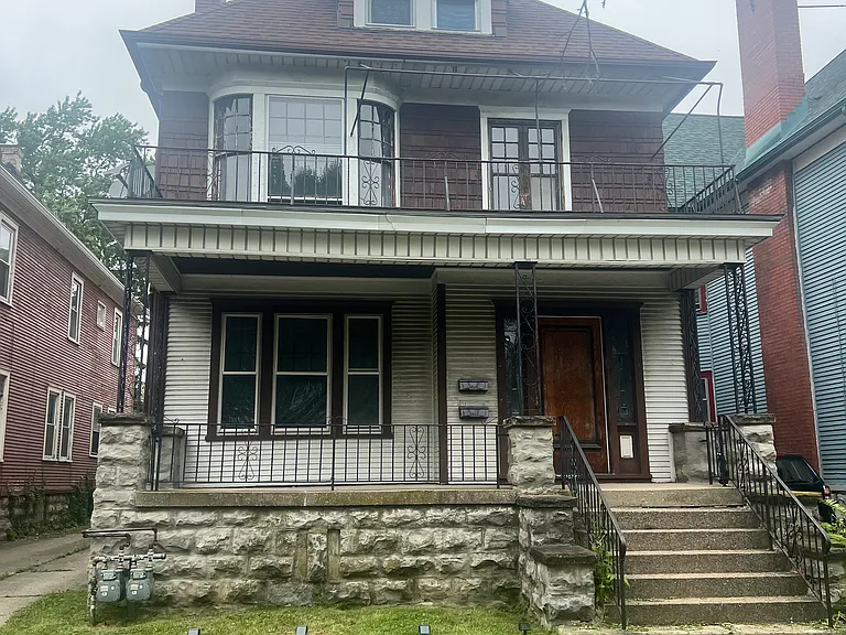 426 W Delavan Ave #UPPER — Photo 20