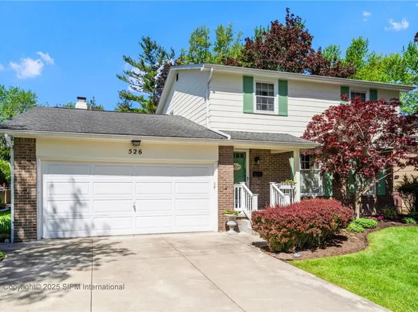 526 Seabrook Dr, Williamsville, NY 14221