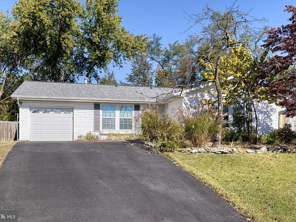 1920 Cuire Dr