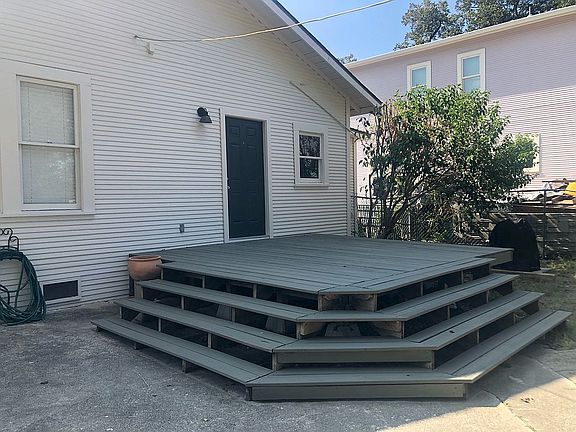 4th image of 231 Yellowstone St