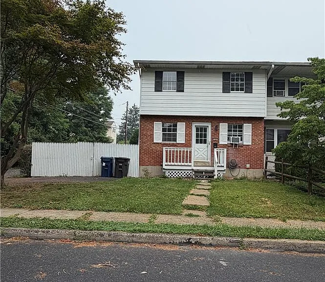 1809 Frankenfield St — Photo 2