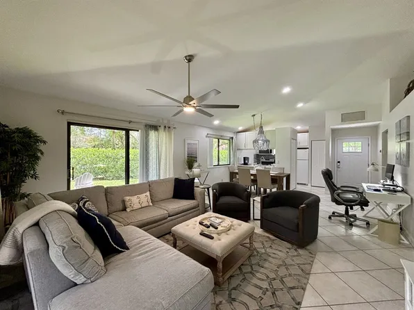 216 Club Dr #Id1065702p, Palm Beach Gardens, FL 33418