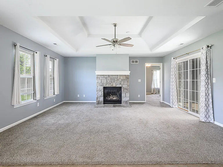 2307 E Sycamore St — Photo 2