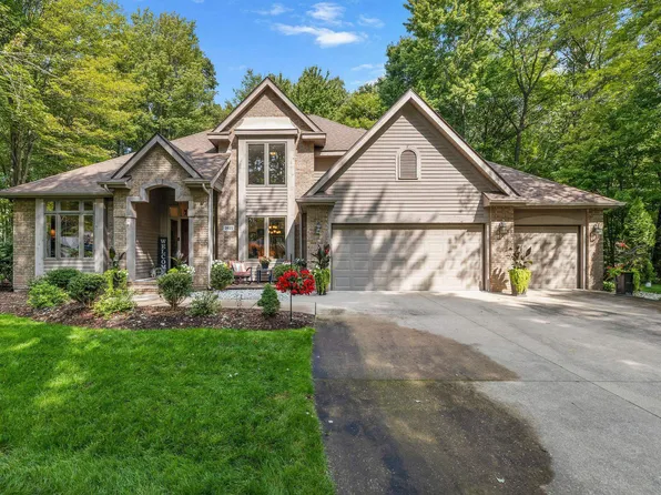 2621 N Tamarack Dr, Midland, MI 48642