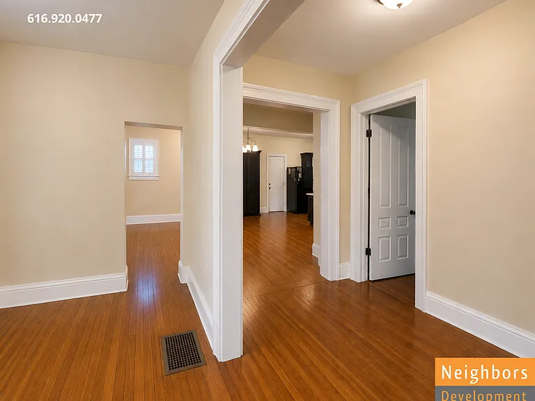 672 Kellogg St SE — Photo 4