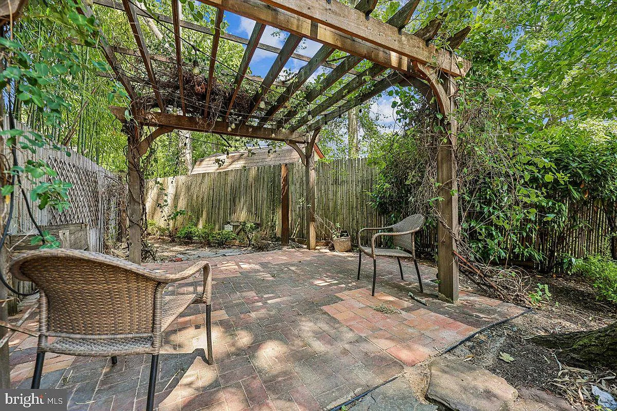 4 bed, 3.5 bath, 1443 sqft, $3,900 — Photo 4