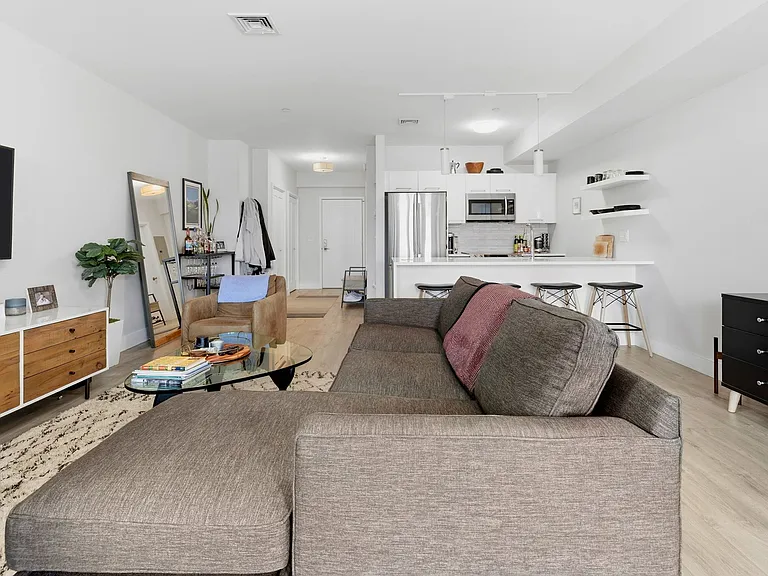 70 Bremen St #407 — Photo 9