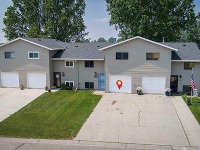 1064C Custer Dr, Washburn, ND, 58577
