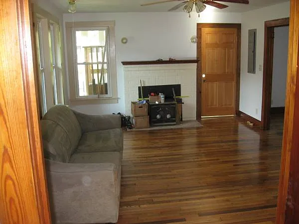 3 bed, 996 sqft, $1,600 — Photo 3